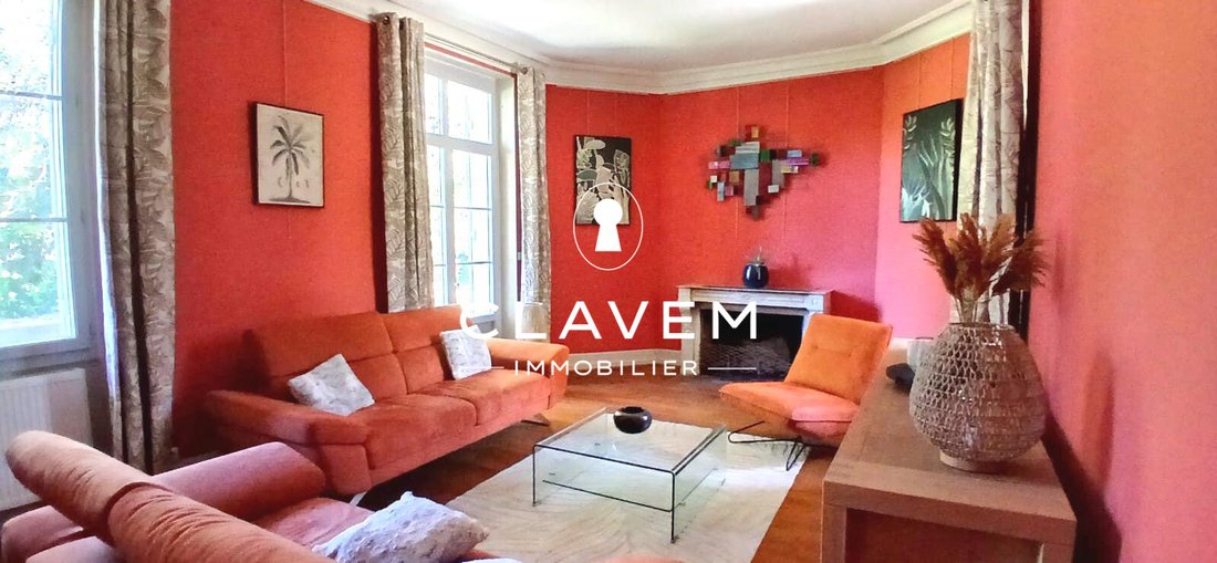 House in Pineuilh, Nouvelle-Aquitaine, France 1 - 15588514