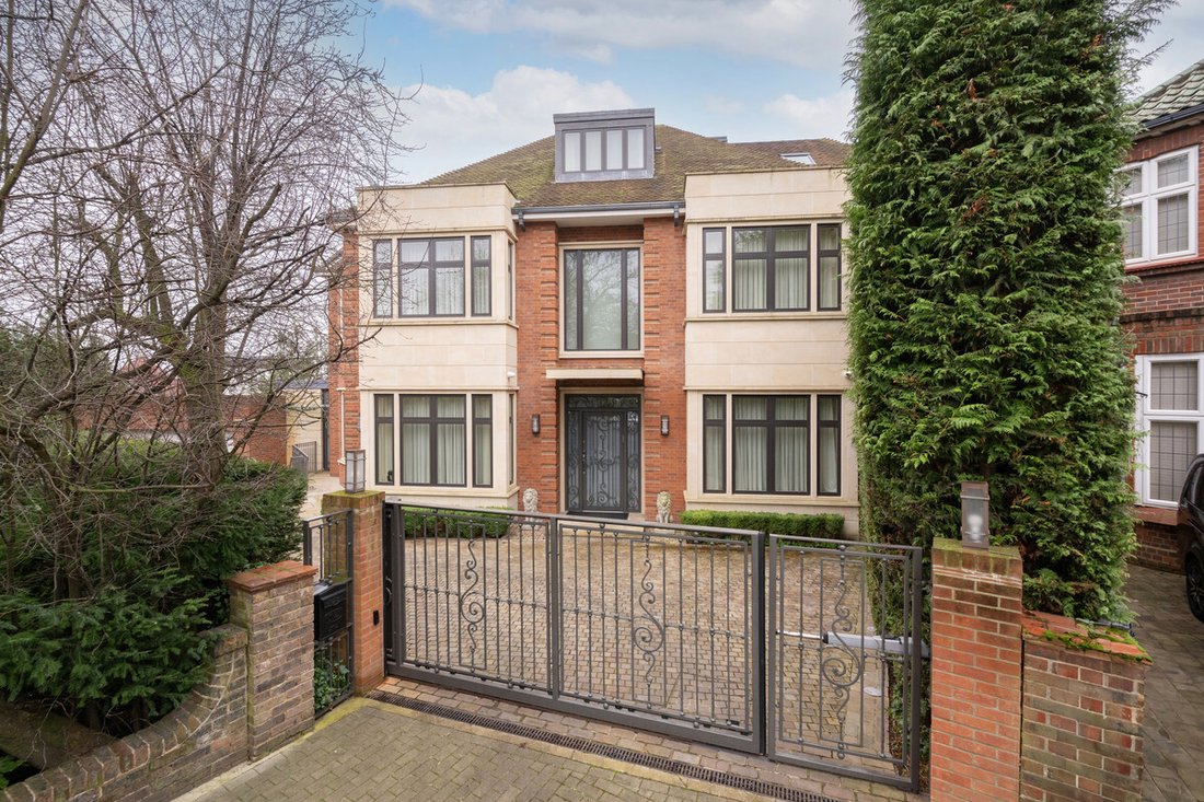 House in London, England, United Kingdom 1 - 15588701