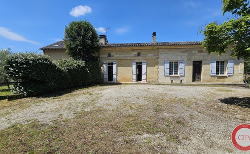 House in Puynormand, Nouvelle-Aquitaine, France 1