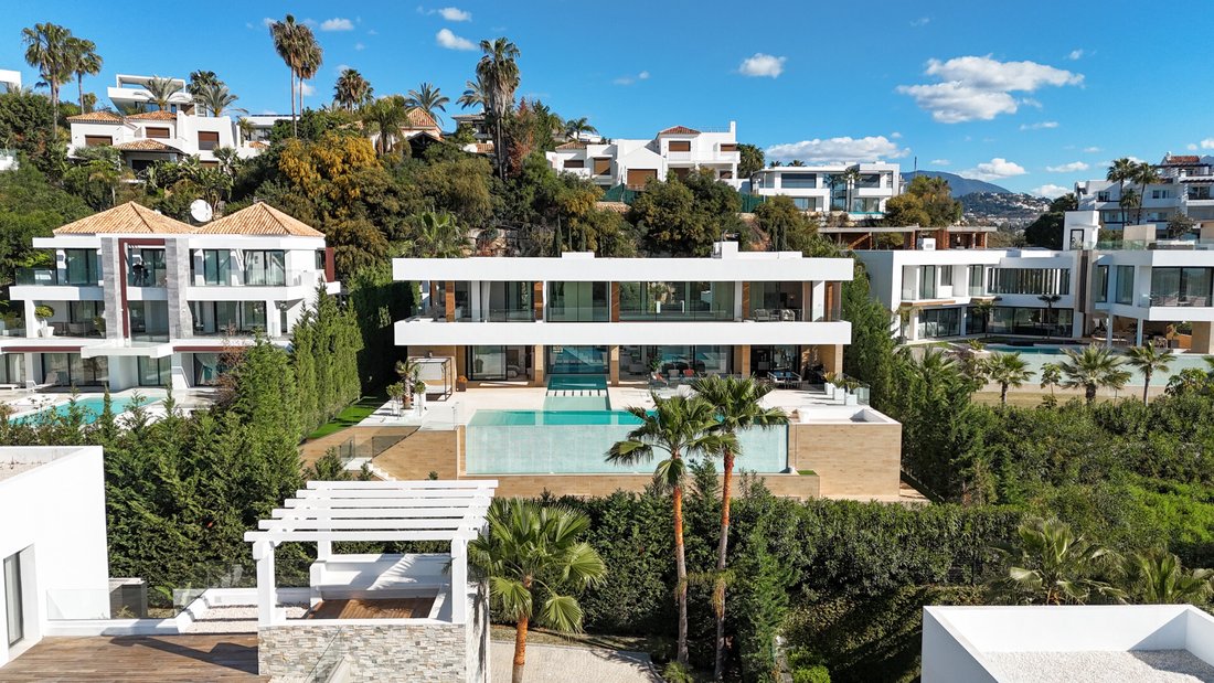 Villa in Benahavis, Andalusia, Spain 1 - 15589636