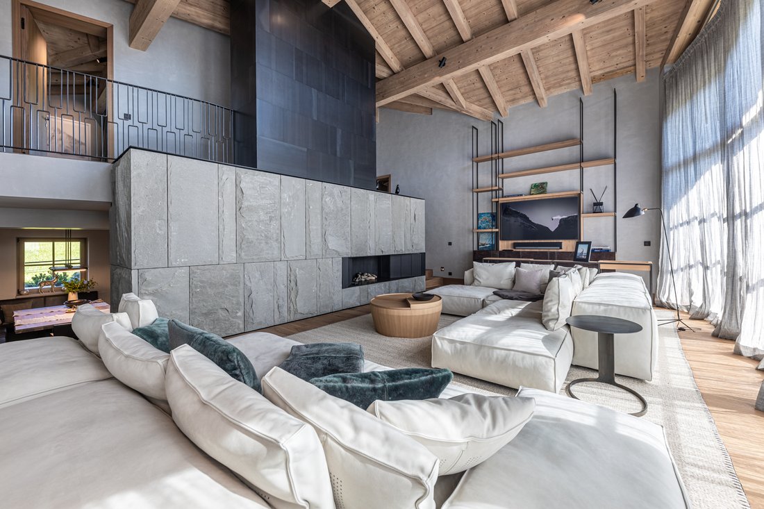 Glamorous Designer Chic Harmoniously Blends With Cosiness