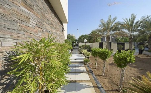 Villa in Dubai, Dubai, United Arab Emirates 1