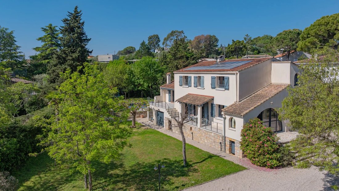House in Mougins, Provence-Alpes-Côte d'Azur, France 1 - 15366125