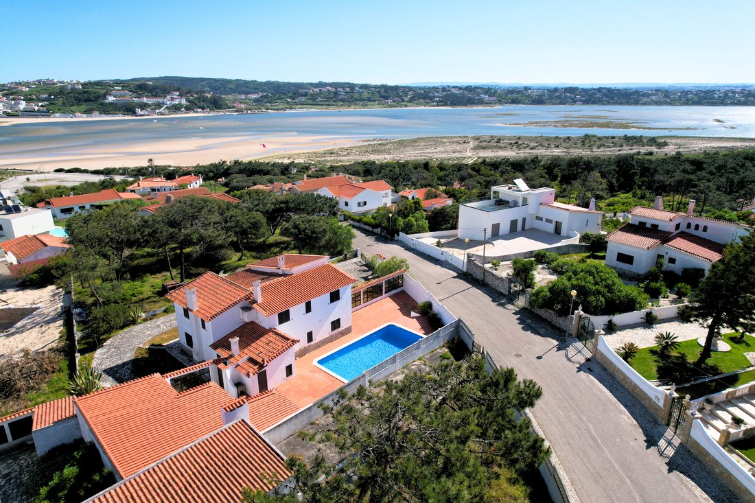 Villa in Vau, Leiria, Portugal 1 - 15589709