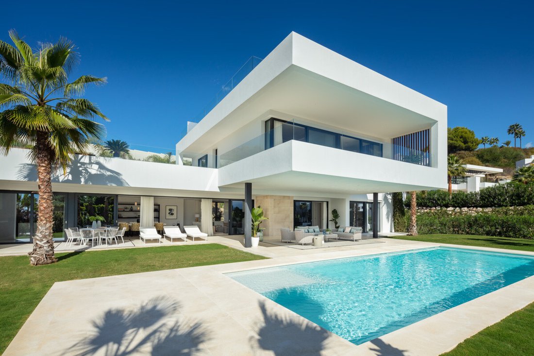 Villa in Nueva Andalucia, Marbella, Spain 2 - 15593153
