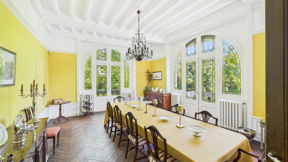 L’Éclat Art Déco: A 1920s Château Whispering Between Sunlit Gardens and Time