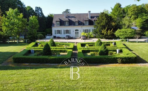 Castle for Sale in Bourges, Centre-Val de Loire, France
