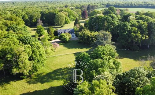 Castle for Sale in Bourges, Centre-Val de Loire, France