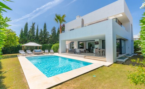 Villa in Estepona, Andalusia, Spain 1