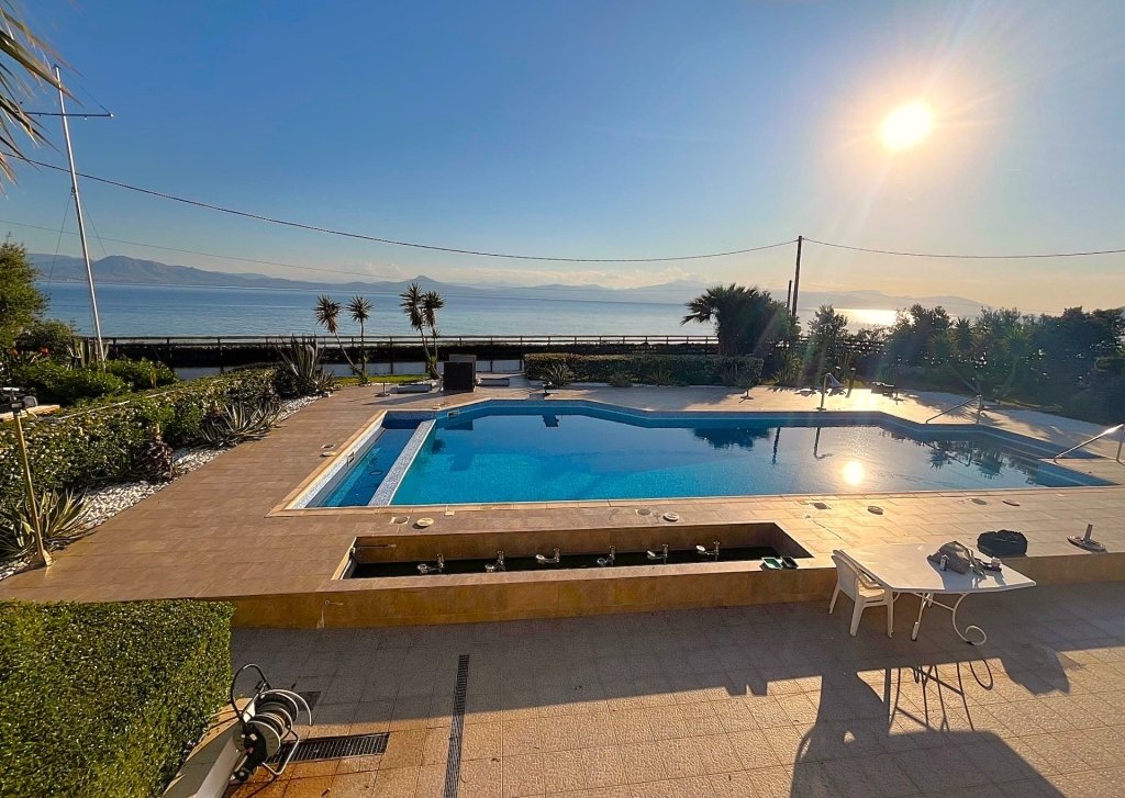 Villa in Community of Loutraki - Perachora, Loutraki - Perachora, Greece 1 - 15593954
