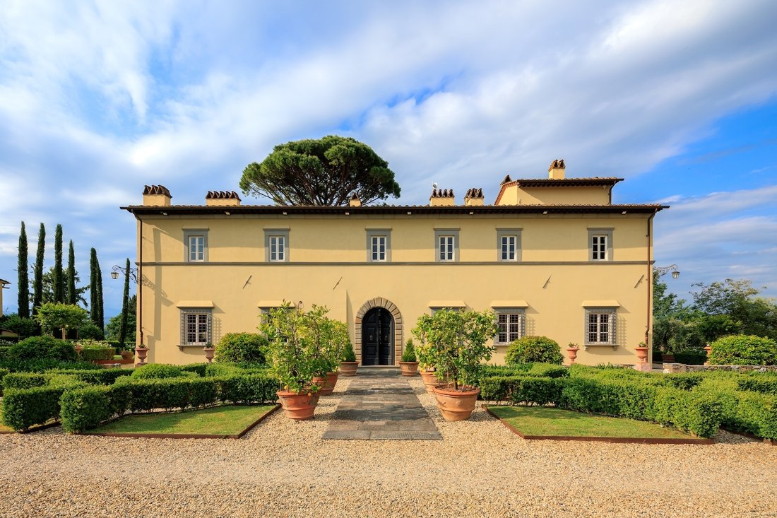 Farm Ranch in Historic Center, Lucca, Tuscany 4 - 13137212