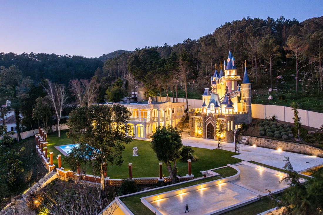 Villa in Cascais e Estoril, Portugal 1 - 15596484