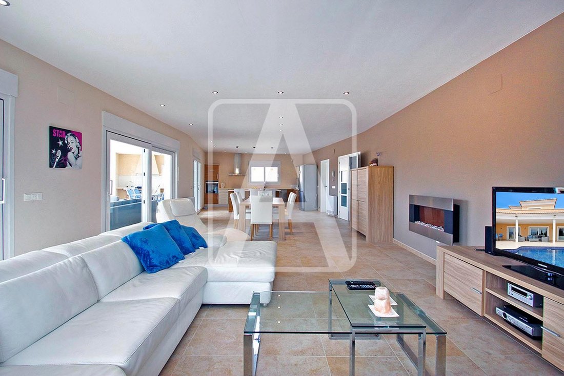 Villa in Calp / Calpe, Valencian Community, Spain 2 - 11592701