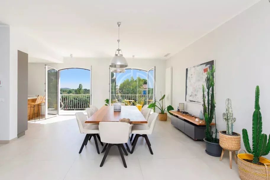 Villa in Cannes, Provence-Alpes-Côte d'Azur, France 2 - 15594079