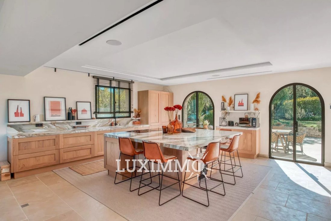 Villa in Blanchisserie, Le Cannet, France 5 - 15594264