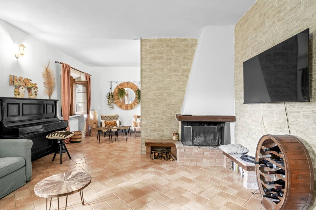 House in Volterra, Tuscany, Italy 2 - 15597622
