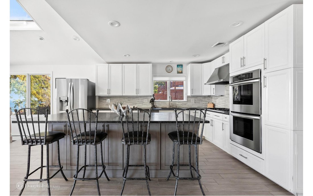 House in Bayville, New York, United States 4 - 15552111