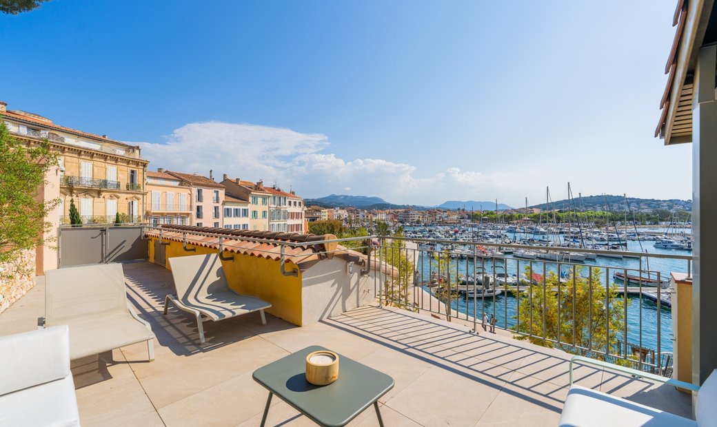 Sanary Sur Mer Villa Vue En Sanary Sur Mer, Provenza Alpes Costa Azul ...