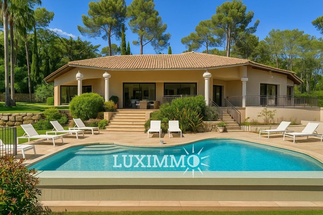 House in Mougins, Provence-Alpes-Côte d'Azur, France 1 - 15595593
