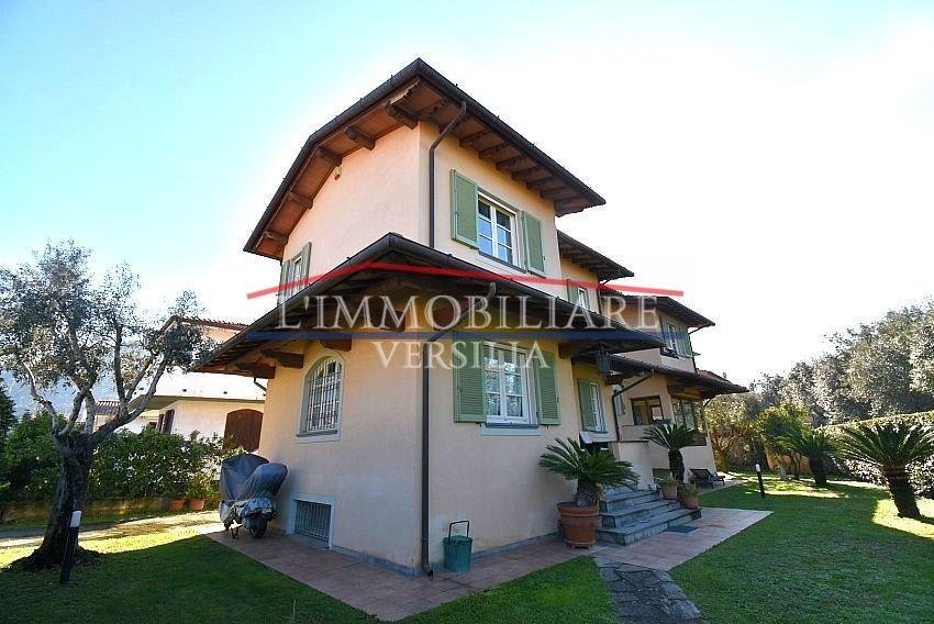 Villa in Seravezza, Tuscany, Italy 2 - 13288020