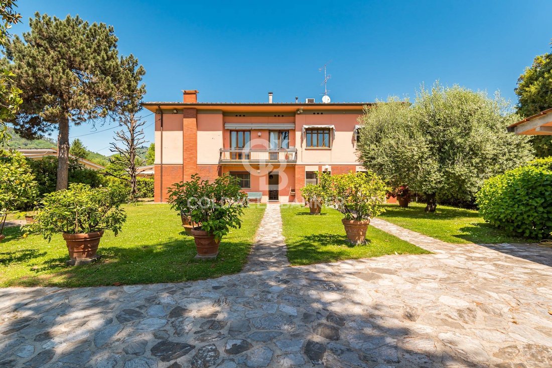 Villa in Pieve di Brancoli, Lucca, Tuscany 2 - 15597610