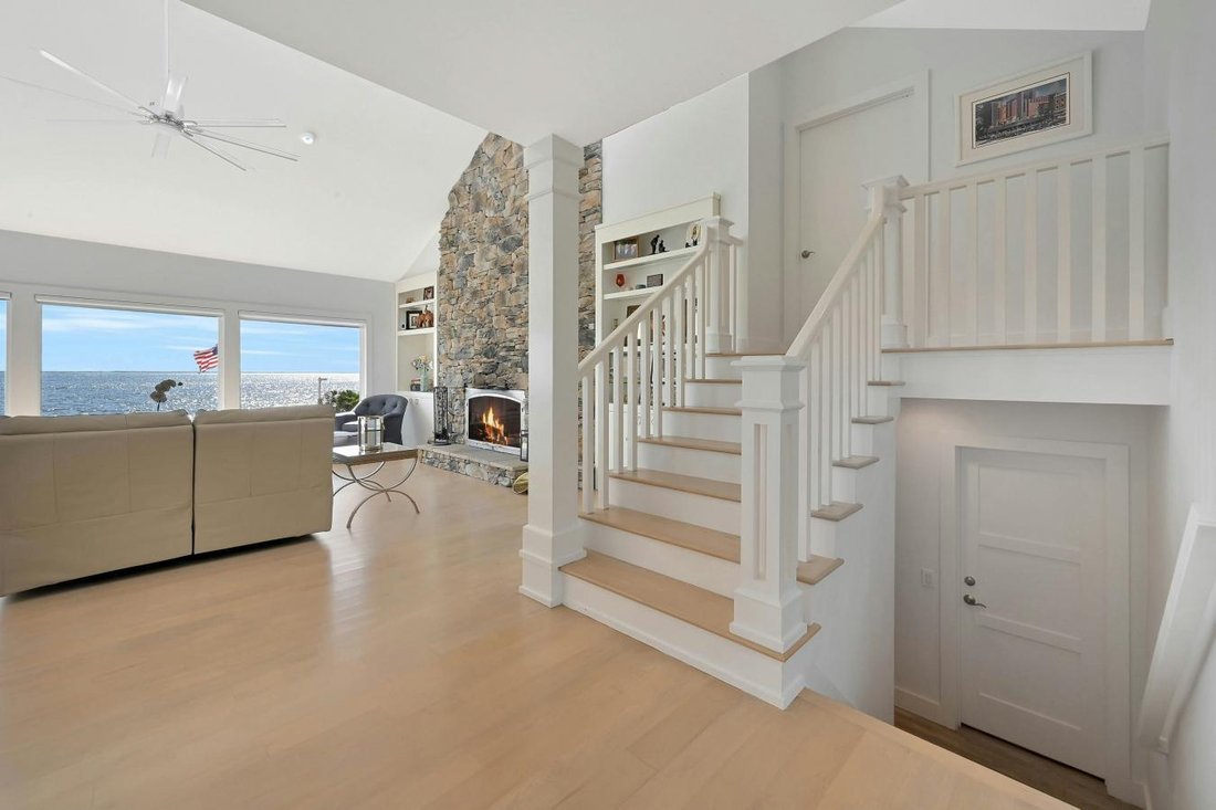House in Center Moriches, New York, United States 2 - 15596020