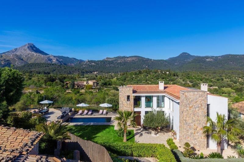 Villa in es Capdella, Calvia, Balearic Islands 1 - 15595511