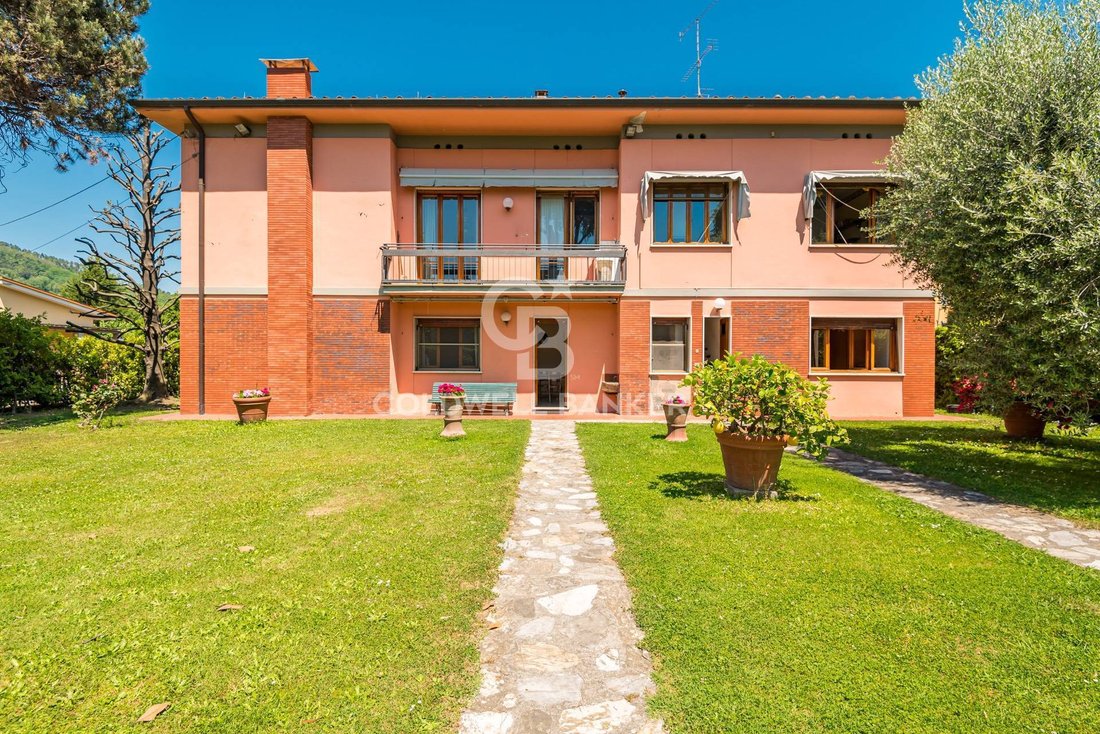 Villa in Pieve di Brancoli, Lucca, Tuscany 3 - 15597610