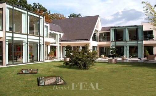 House in Garches, Île-de-France, France 1