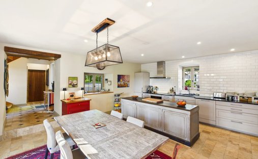 The Noble Chartreuse With Swimming Pool And Pigeoneer