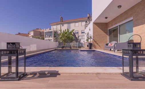 Villa in Oeiras e Sao Juliao da Barra, Paco de Arcos e Caxias, Lisbon, Portugal 1