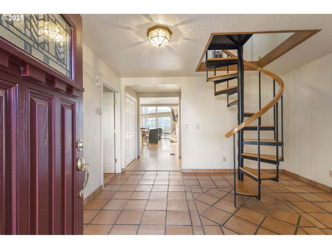 House in Cathlamet, Washington, United States 2 - 15093913