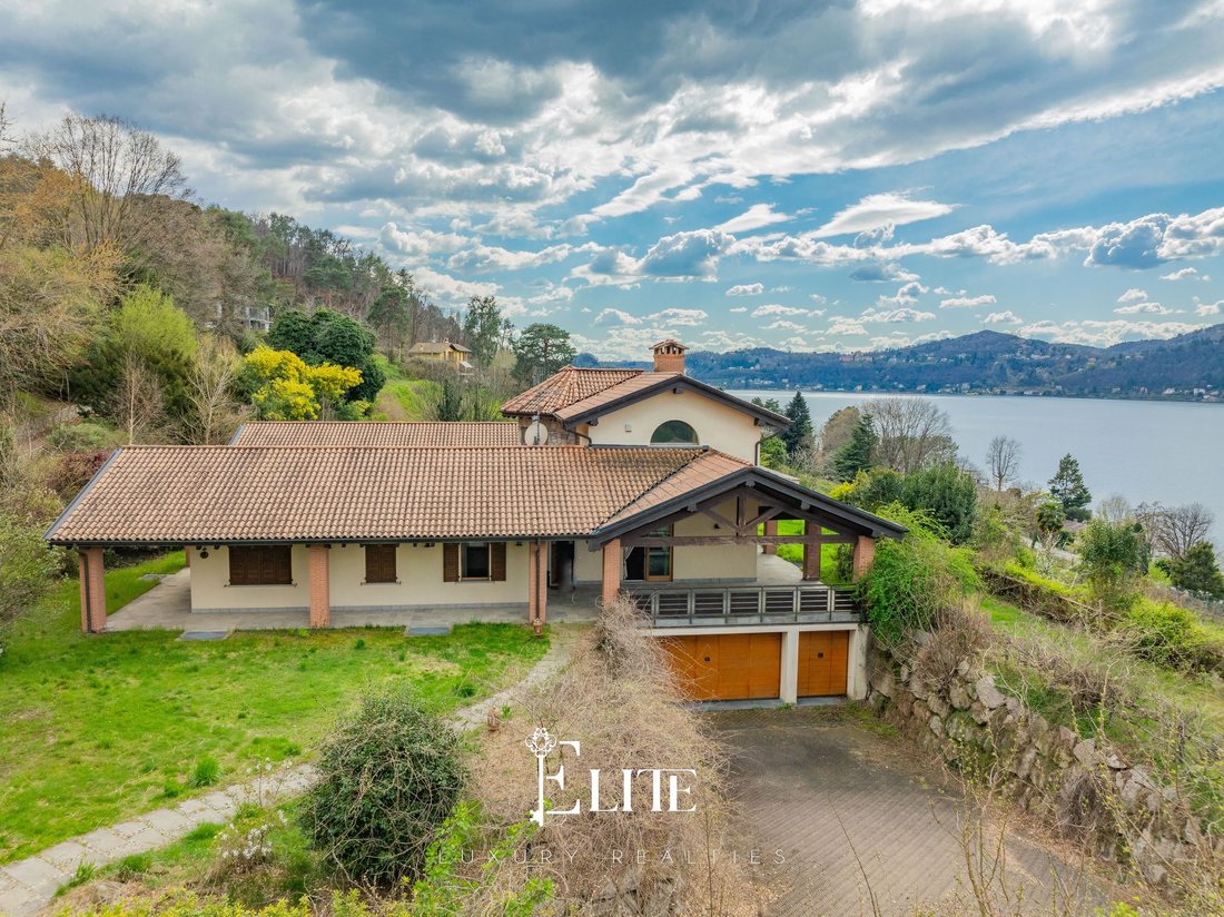 Villa in Angera, Lombardy, Italy 3 - 15599610