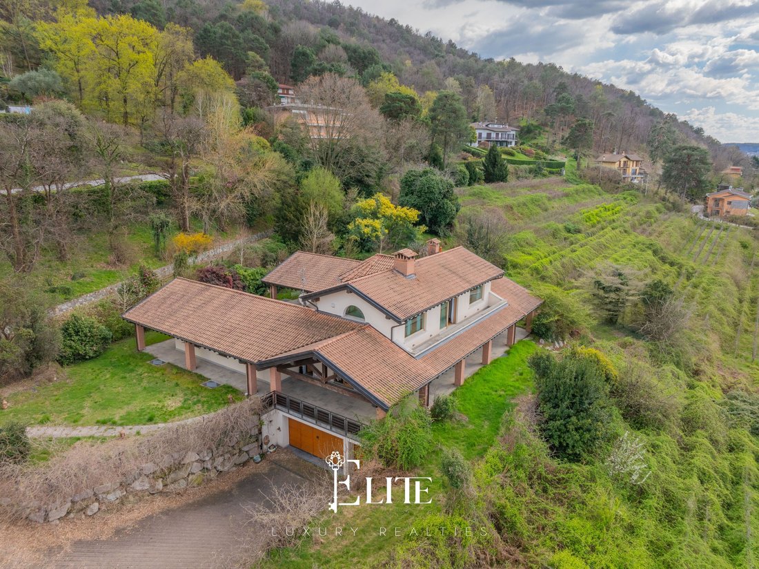 Villa in Angera, Lombardy, Italy 5 - 15599610