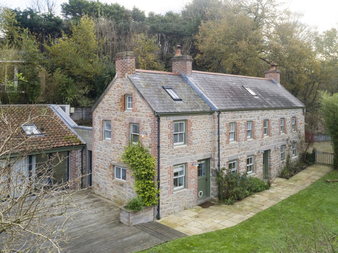 House in England 1 - 15600189