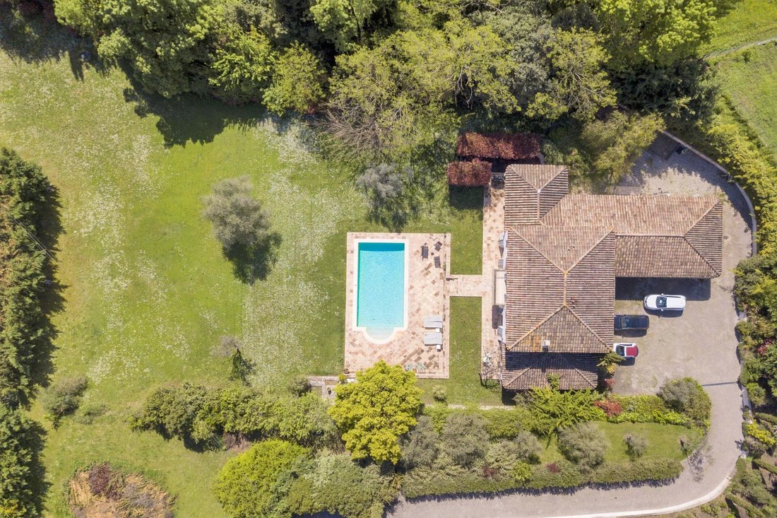 Estate in Châteauneuf-Grasse, Provence-Alpes-Côte d'Azur, France 4 - 15600708