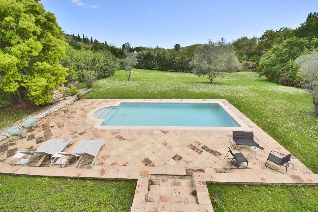 Estate in Châteauneuf-Grasse, Provence-Alpes-Côte d'Azur, France 3 - 15600708