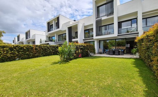 Townhouse in San Roque, Andalusia, Spain 1