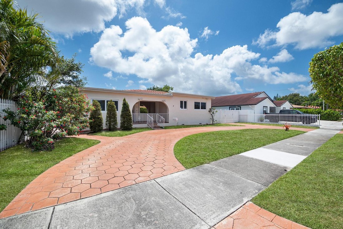 House in Miami, Florida, United States 1 - 15601340