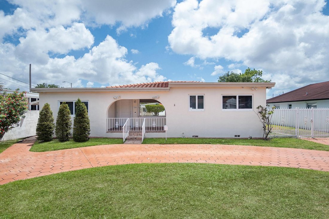 House in Miami, Florida, United States 2 - 15601340