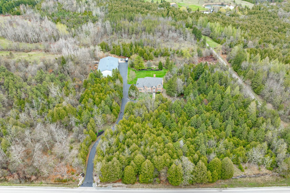House in Milton, Ontario, Canada 1 - 15603012