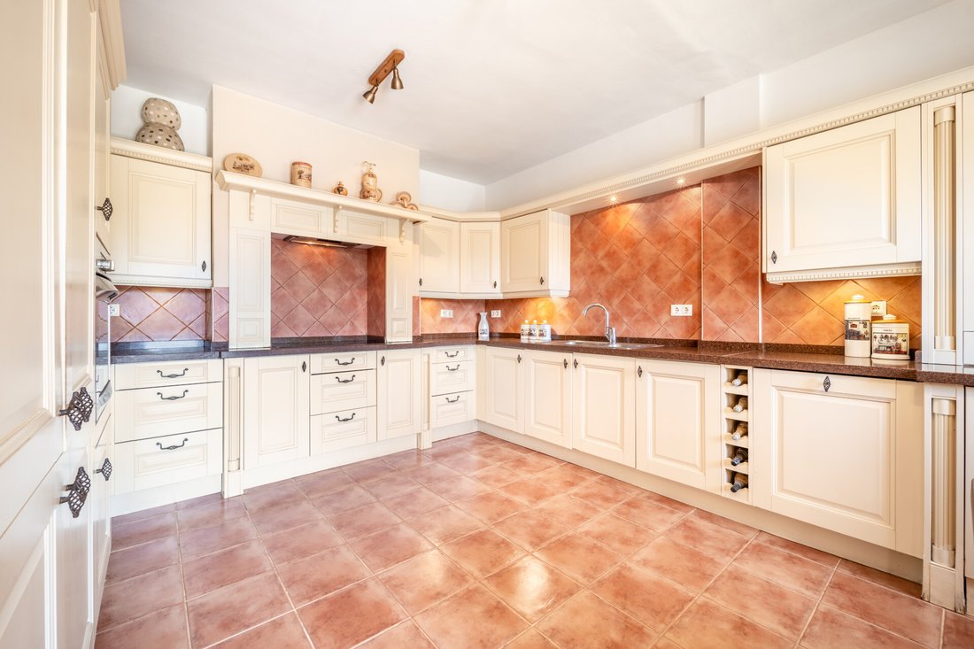 Villa in Marbella, Andalusia, Spain 5 - 15604349