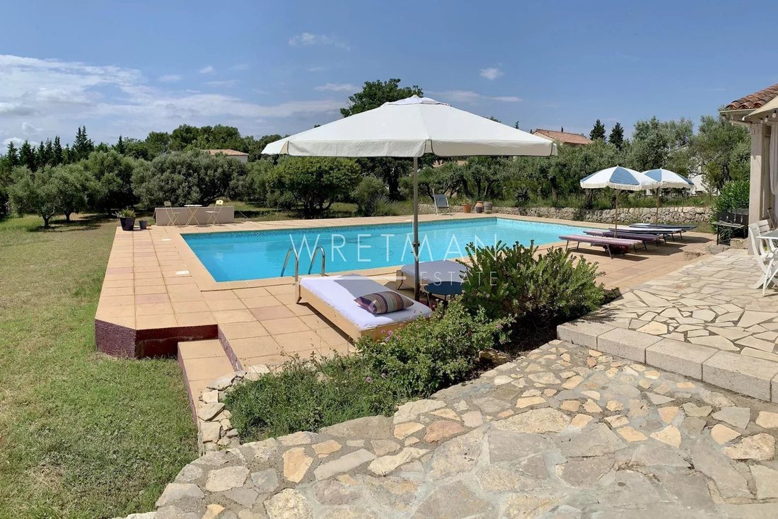 Villa in Ouest, Lorgues, France 1 - 15602923