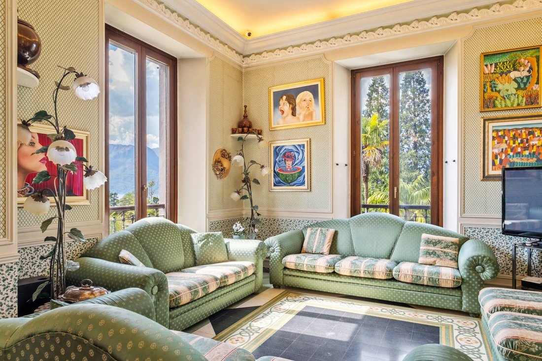 Villa in Luino, Lombardy, Italy 4 - 15586476