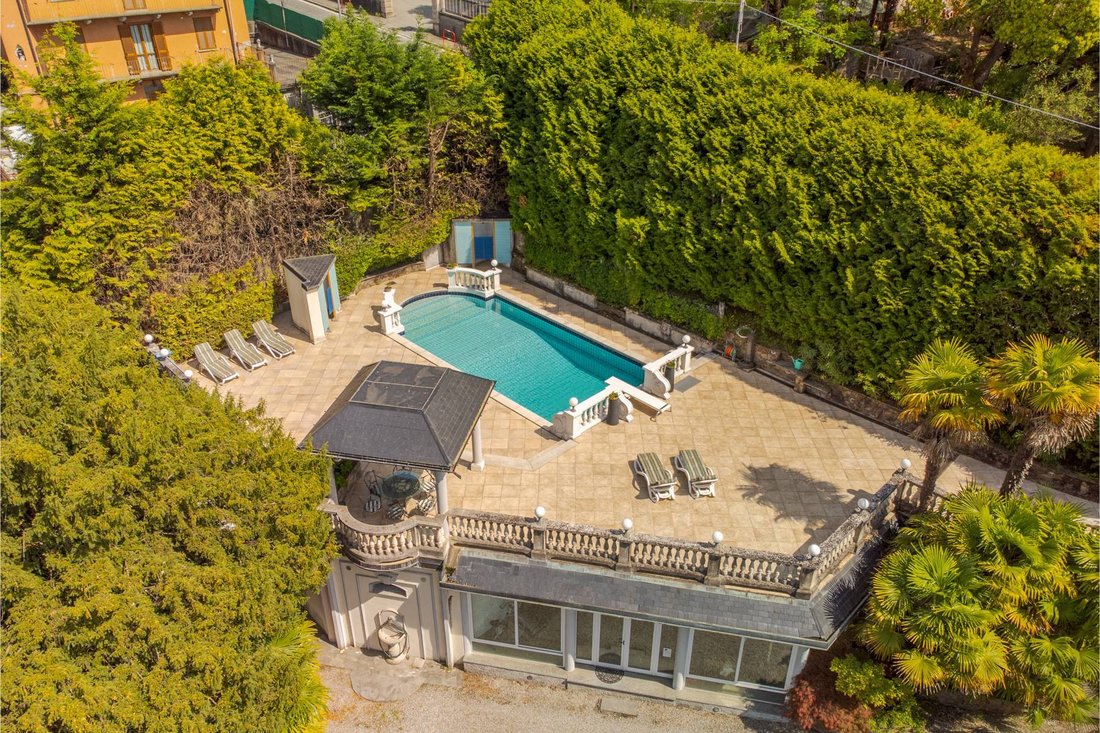 Villa in Luino, Lombardy, Italy 2 - 15586476