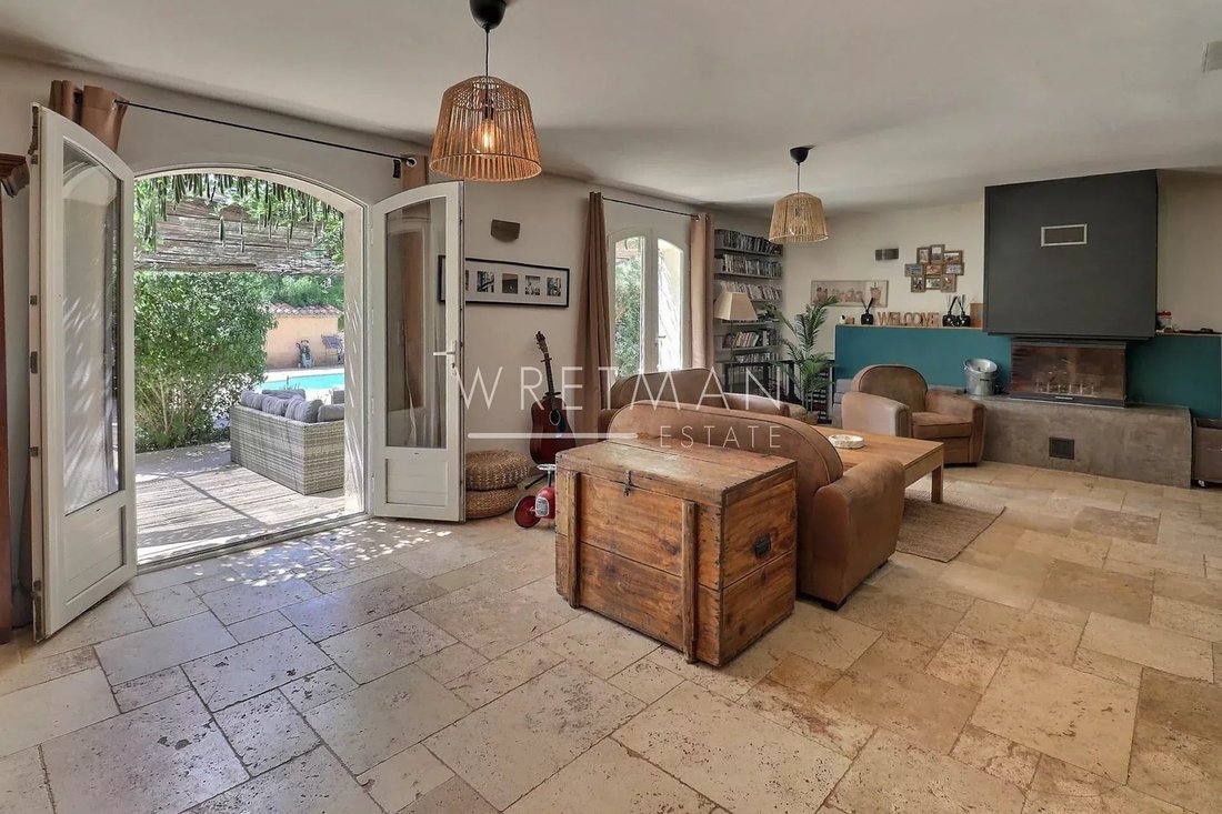 Villa in Carcès, Provence-Alpes-Côte d'Azur, France 3 - 15602927