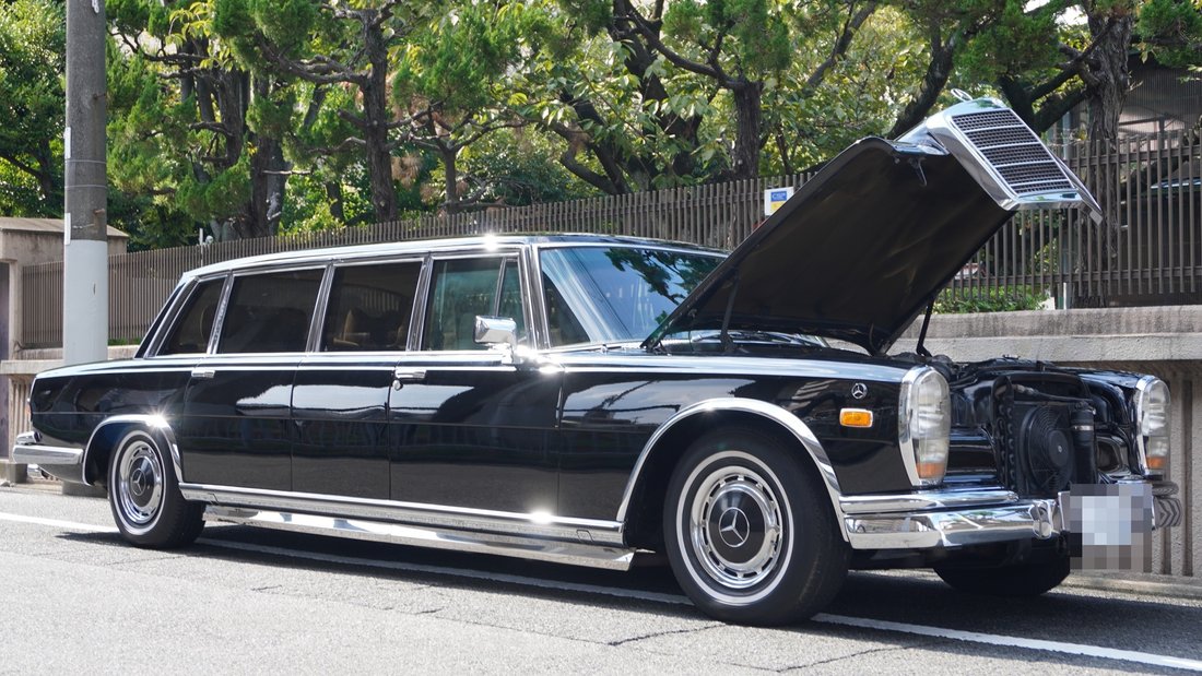 Limousine in Osaka, Osaka, Japan 4 - 15604039
