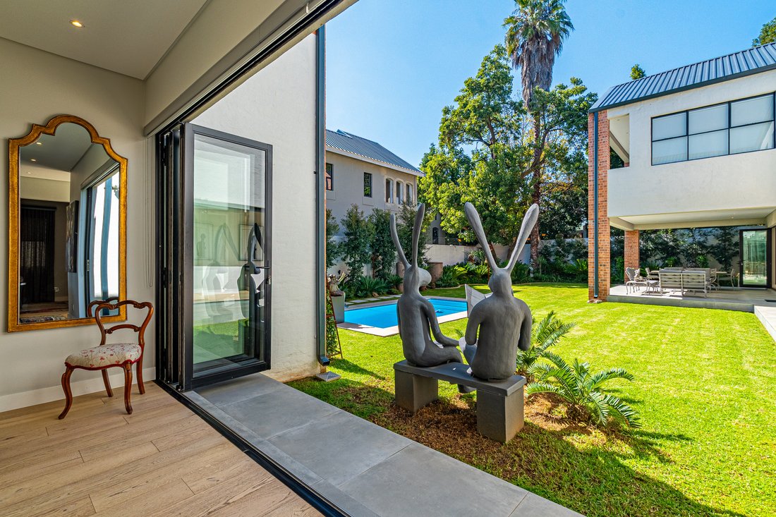 House in Parktown North, Saxonwold, Gauteng 4 - 15602667