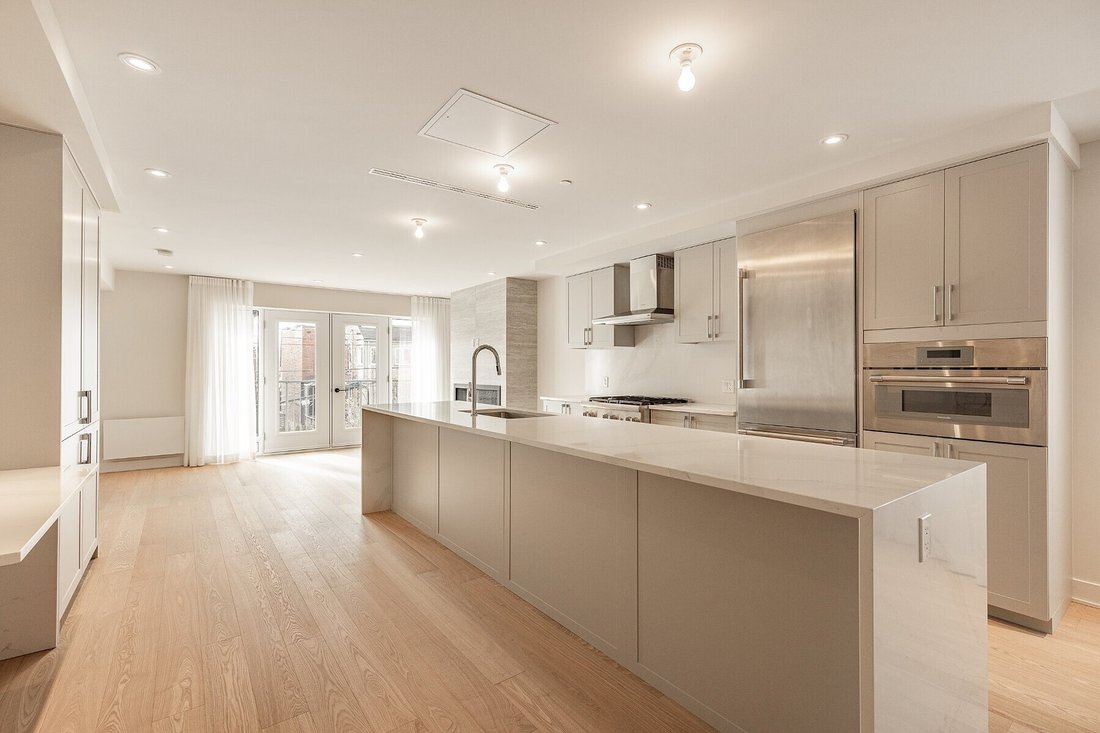 House in Westmount, Quebec, Canada 5 - 15603016