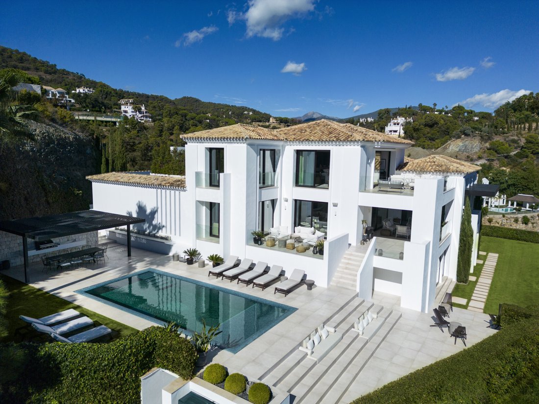 Villa in El Madroñal, Benahavis, Spain 3 - 15604393